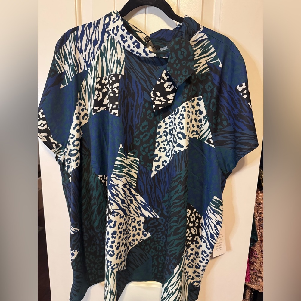 ELOQUII Women Blue and White Patterned Blouse- 24W- BNWT